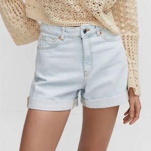 NWOT✨ MANGO Mom jean shorts light blue